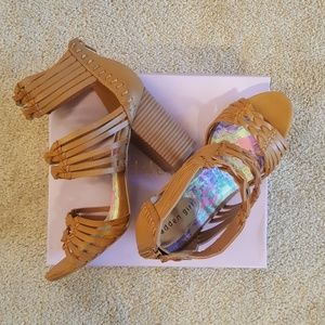 MADDEN GIRL REVVY TAN SANDALS